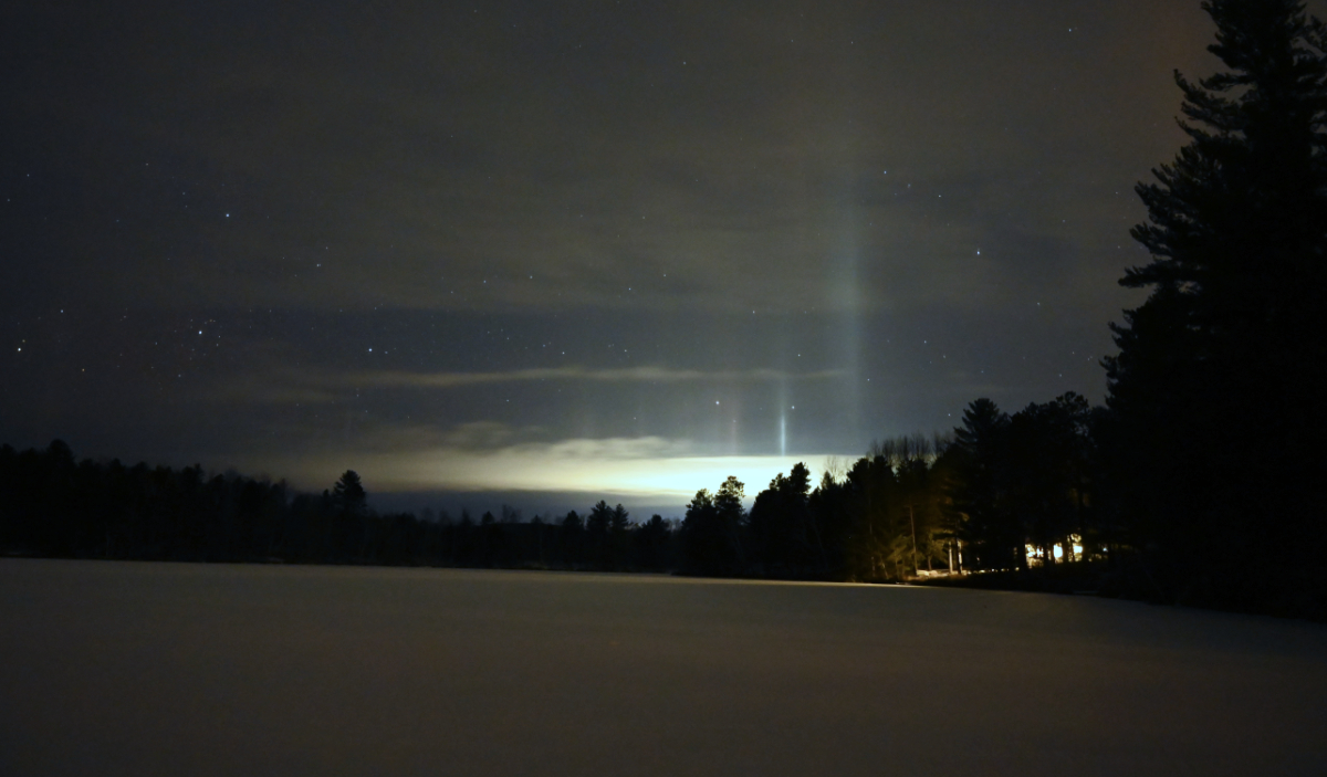  Sept. 13, 2019    producing shafts of light that would move as the ice clouds drifted in the upper winds.
