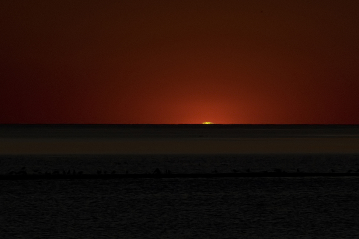 Sept. 20, 2021  All the way down and still no green flash. I think the air was not humid enough to make that final refraction in the last secconds of sunset.